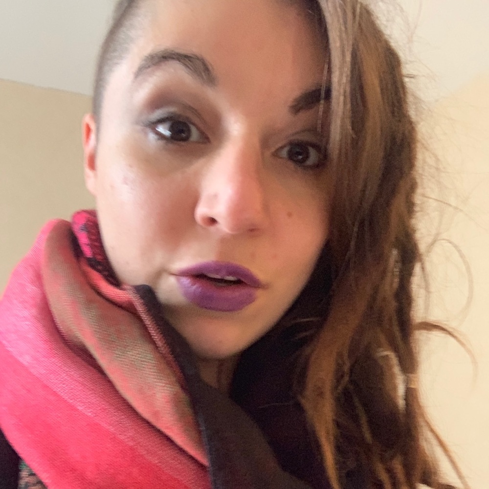 Meet your Posher, Kelli